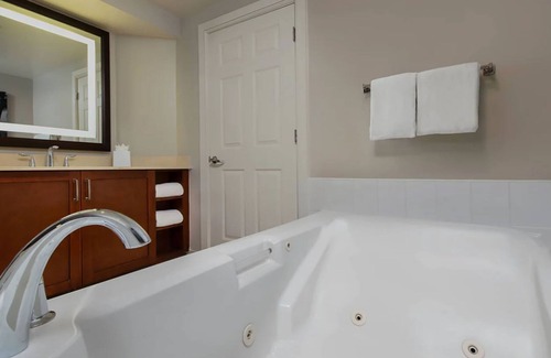 East Fort Lauderdale Resort | Ultimate Beachside Retreat+Amenities: BeachPlace Towers, 1-Bedroom Villa