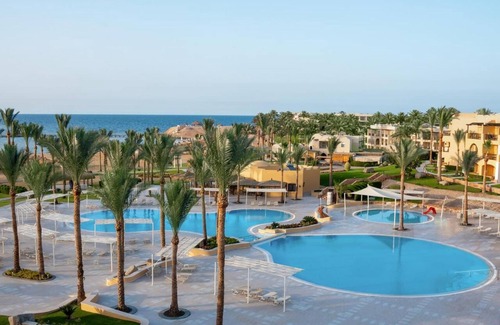 El Quseir Resort | Ultimate Escape in Coraya Bay| 4 Family Rooms, Beachfront, Spa & Recreation