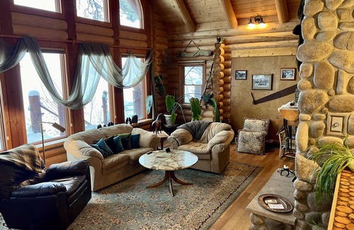 Big Arm House | Ultimate Lakeside Retreat on Flathead Lake near Glacier National Park
