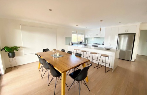 Cowes House | Ultimate Location Cowes Beach Stay