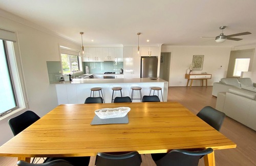 Cowes House | Ultimate Location Cowes Beach Stay