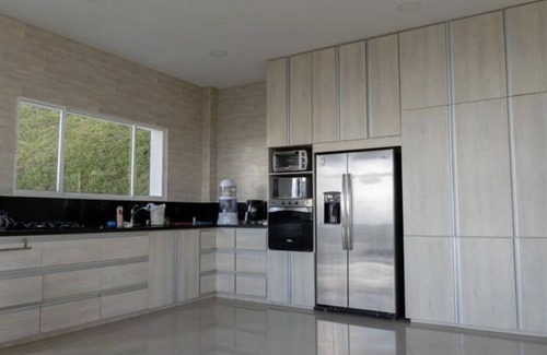 El Penol Villa | Ultimate Luxury Villa, 40 Mins from JMC Airport, Guatape El Peñol Dream Getaway!