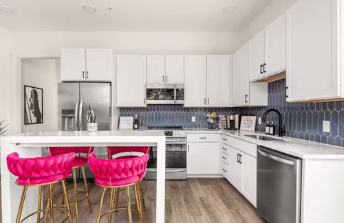 East Nashville Condo | Ultimate Nash Chic Getaway| Music, Food, Fun Times