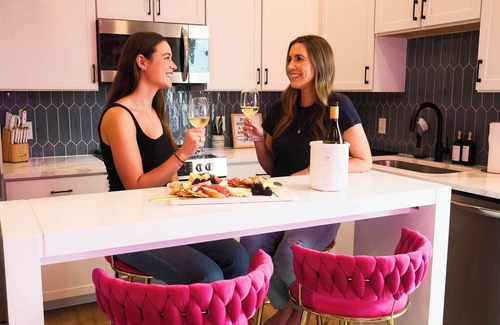 East Nashville Condo | Ultimate Nash Chic Getaway| Music, Food, Fun Times