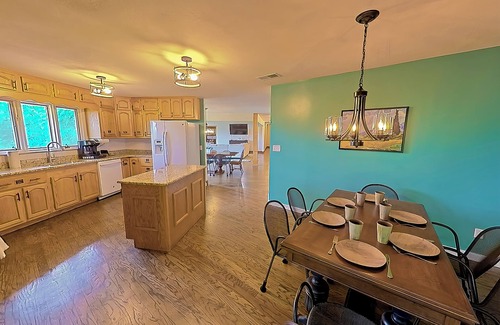 Sevierville Villa | Ultimate Pigeon Forge Getaway 7-Bedroom Retreat Sleeps 20 in the Heart of It All