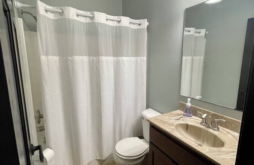 Lewisport House | Ultimate private 4 bedroom 3 full bathrooms right next to golf course with path