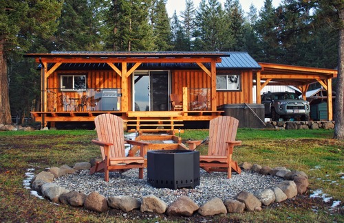 Cariboo Chilcotin Coast Cabin | Ultimate Private Lake Hideaway with Hot Tub