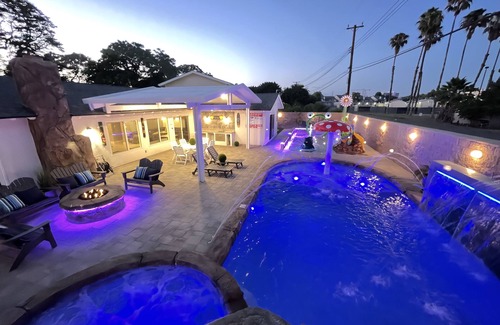 Southwest Anaheim House | ULTIMATE PRIVATE WATER PARK & POOL Next Disneyland