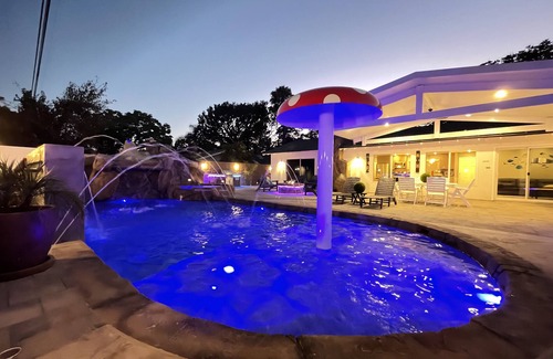 Southwest Anaheim House | ULTIMATE PRIVATE WATER PARK & POOL Next Disneyland