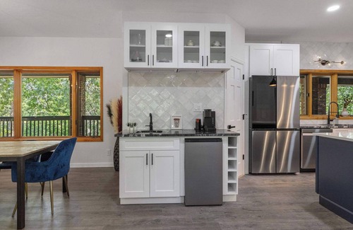 Lakewood House | Ultimate Treehouse Mansion w/Game Room