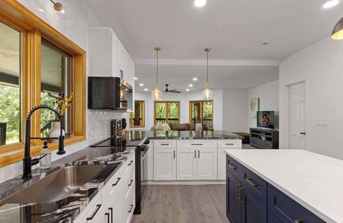 Lakewood House | Ultimate Treehouse Mansion w/Game Room