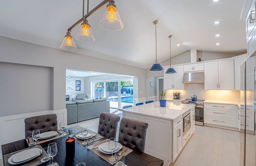 Lauderdale-by-the-Sea House | Ultimate Beach Escape Pool, Spa, Game Room & Walk to the Ocean, Shops & Food