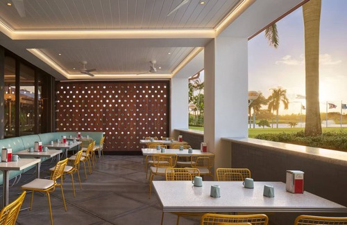 Hunt Club Hotel | Ultimate Vacation Spot with Tennis, Pickleball, and Outdoor Swimming Pools
