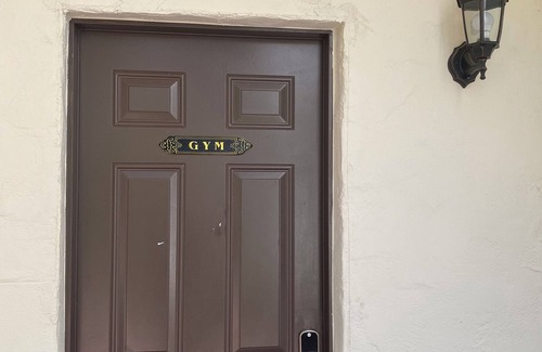 Santa Ana Apartment | Ultimate Vacation Home 10 mins drive to Disneyland