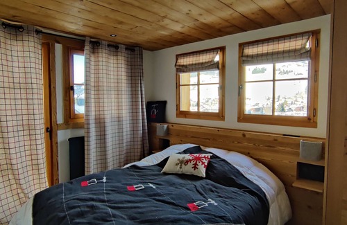 Le Planellet Ski Chalet | Ultra-cozy chalet in the heart of Megève (sleeps 12)
