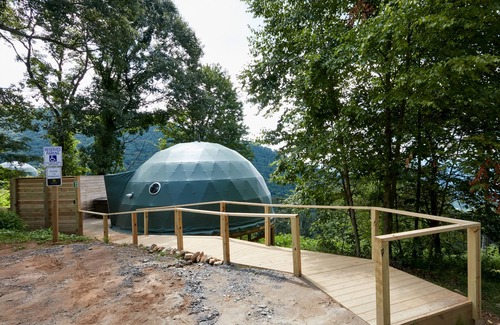 Canton Cabin | Ultra Luxe Dome + Hot Tub + Mtn View + 20min to AVL
