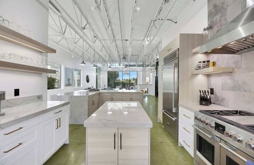 Canyon Gate House | Ultra Luxe Loft Villa 15min to Strip with Heated Pool