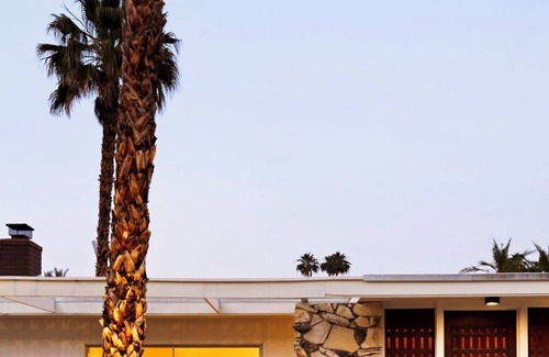 Indian Canyon House | Ultra-Luxe Mid-Century Estate - Pool, Spa, Sauna, Firepit, Views, 3BD 3BTH