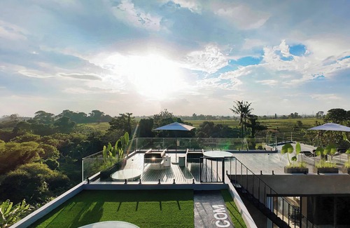 Babakan Villa | Ultra Luxury Space Themed Rocket Villa
