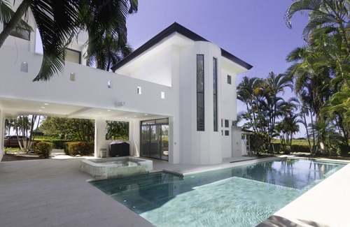 Playa Hermosa Condo | Ultra Luxury Villa 6 bedroom Villa - Private Pool on the beach!