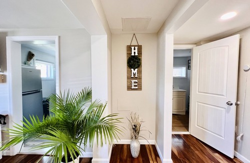 Cape May - Wildwood Apartment | Ultra Modern 3 BR Apt - 5 min walk to the Beach!