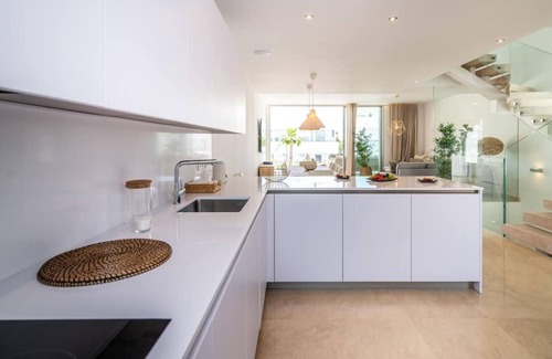 Marbella Cottage | Ultra-Modern 4-BDRM Townhouse La Finca (est. 2020)