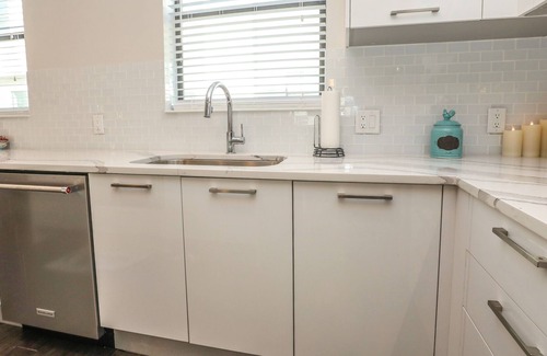 Carver City - Lincoln Gardens House | Ultra Modern Pool Home w/ Rooftop Private HOTTUB BBQ Grills Ray James Stadium