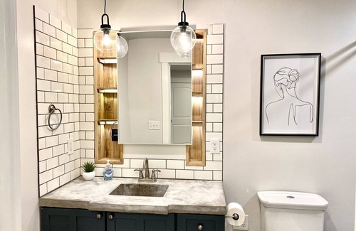 Rexburg Apartment | Ultra Modern Superior Suite-Free Breakfast&Dinner