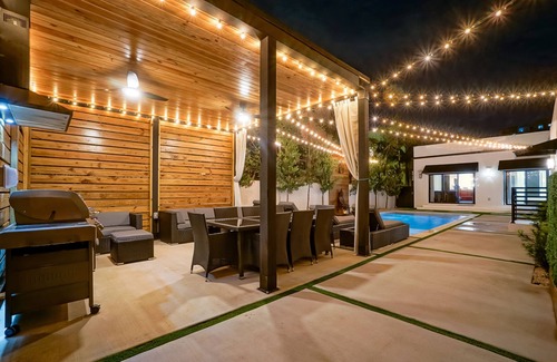 The Roads Villa | Ultra Modern Thai Villa with Pool 10 Min from SB