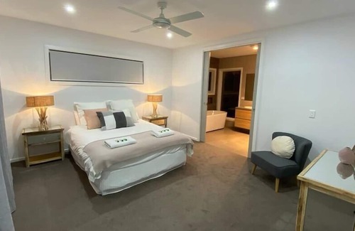 Mount Duneed House | Ultra modern Unity Retreat