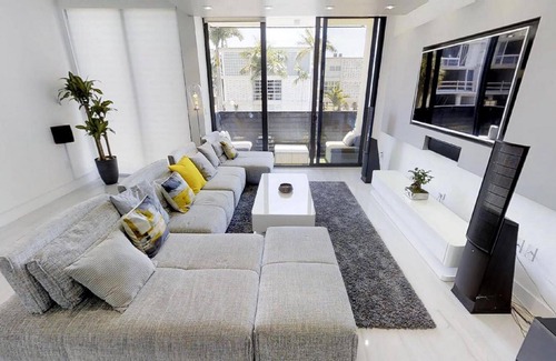 Bay Harbor Islands House | Ultra Modern Luxurious Townhome few minutes walk to the beach long term .