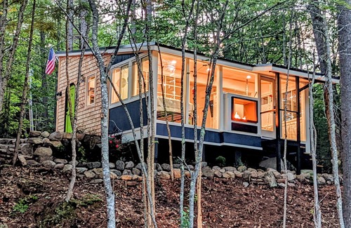 Waterford Cottage | Ultra Private, Crooked Reflections, Riverside Retreat, Hot Tub, Waterfront Glass