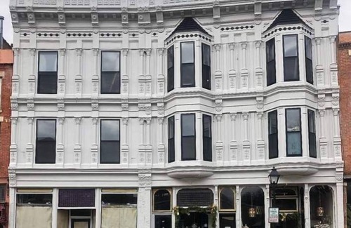 Galena Apartment | Ulysses Suites, Suite 301