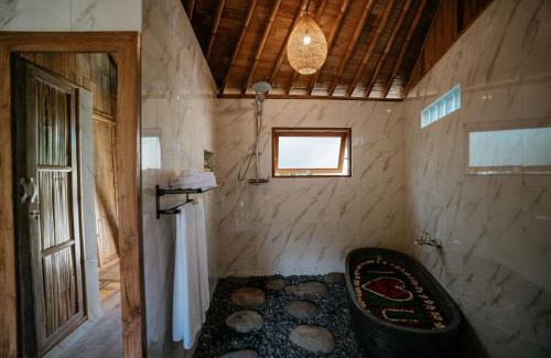 Melayang Villa | Umah Bali Kuno Villa
