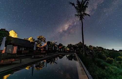 Banjar Villa | Umah Lusa - Deluxe Suite, 1 Bedroom, Balcony, Garden View - 3n