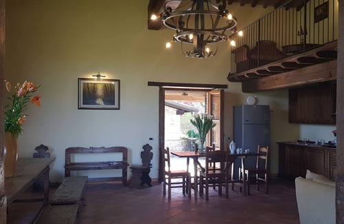 Citta di Castello Villa | Umbrian Charm With Poolside Relaxation