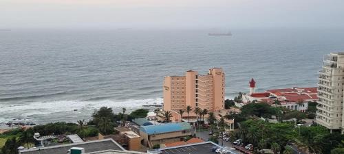 Umhlanga Apartment | Umhlanga Luxury Oceans Apartment with Sea Views in same building as 5 star hotel