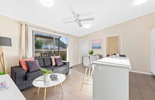 Umina Beach House | Umina Myrtle Bungalow Sleeping 4 Guests