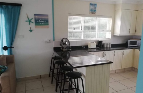 Melville House | Umtentweni 23 on Sea