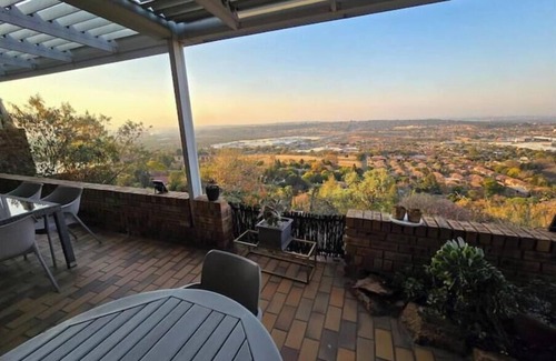 Greater Johannesburg Metropolitan Area Apartment | uMusa - Double En-Suite. Pvt Entrance