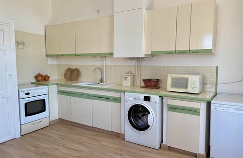 14th Arrondissement House | Un air de Marseille, haut de villa, Avec une terrasse et jardin