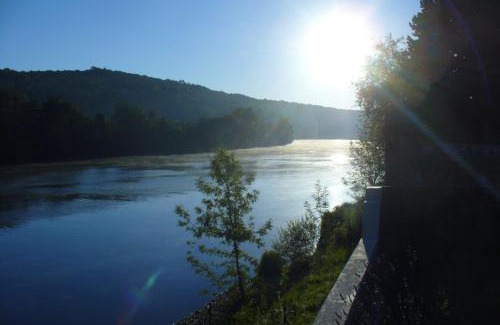 Thomery Apartment | Un Balcon en Forêt