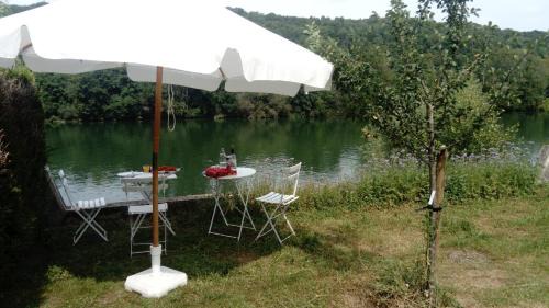 Thomery Apartment | Un Balcon en Forêt