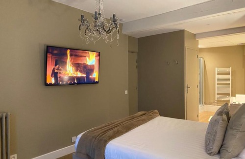 Saint-Aquilin-de-Pacy Bed & Breakfast | UN COCON EN VILLE - chambre SPA chic et élégante