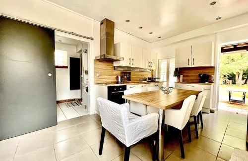 Montreuil Apartment | Un jardin au bord de l'eau