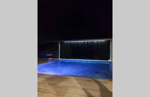 Carpentras House | Un petit coin de Bali avec SPA et piscine privés