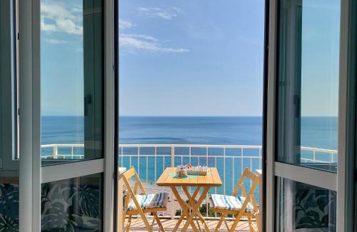 Bergeggi Apartment | Una finestra sul mare Home 1