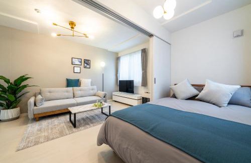 Higashi Apartment | Unakite