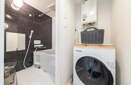 Higashi Apartment | Unakite