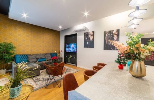 Embajadores Apartment | Unbeatable 3B- Billiard luxury